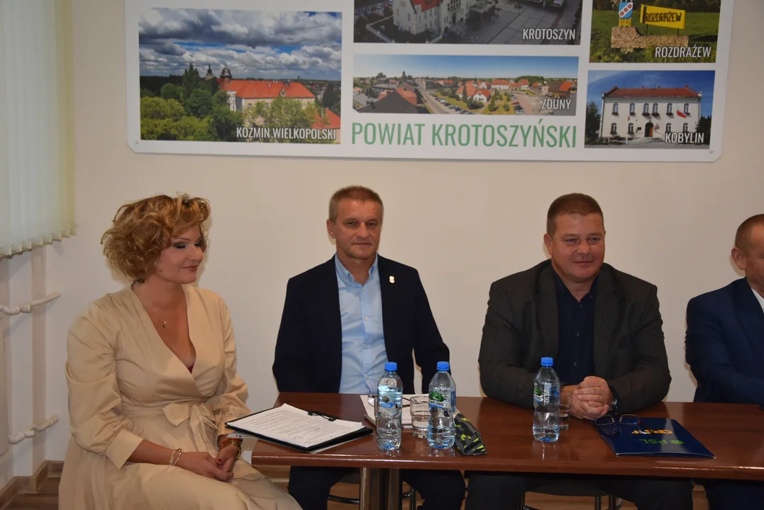 Krotoszyn. Konferencja prasowa PSL i OPS