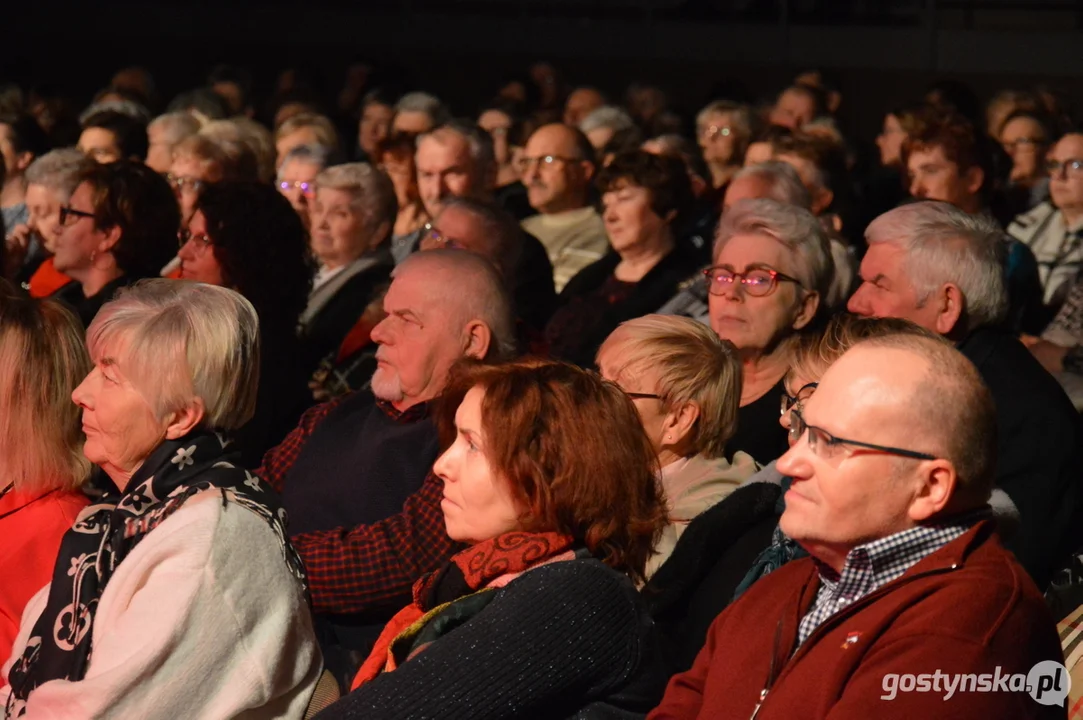 Koncert największych przebojów musicalowych i filmowych w Poniec. Od "Księżniczki Czardasza" po "Skrzypka na dachu"