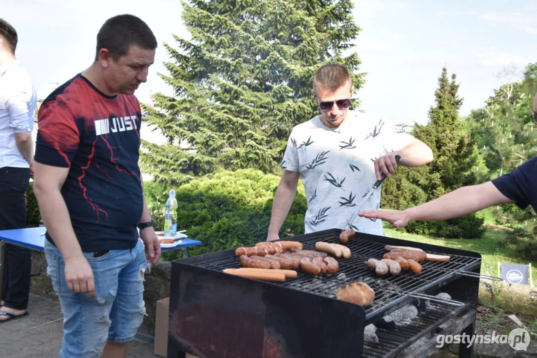 Pierwsze integracyjne gostyńskie grillowanie na tarasie GOK Hutnik