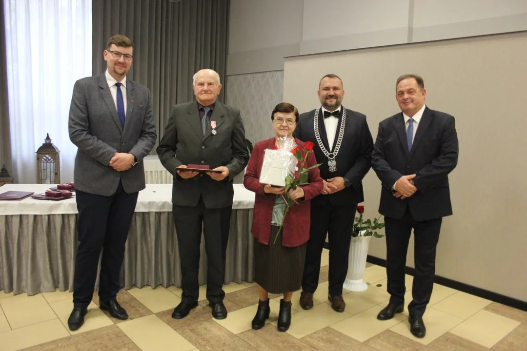 Burmistrz wręczył medale 20 parom. Złote Gody w Żerkowie - Zdjęcie główne