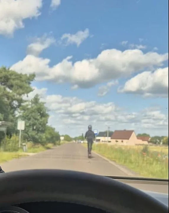 W Mieszkowie jechał hulajnogą 80 km/h