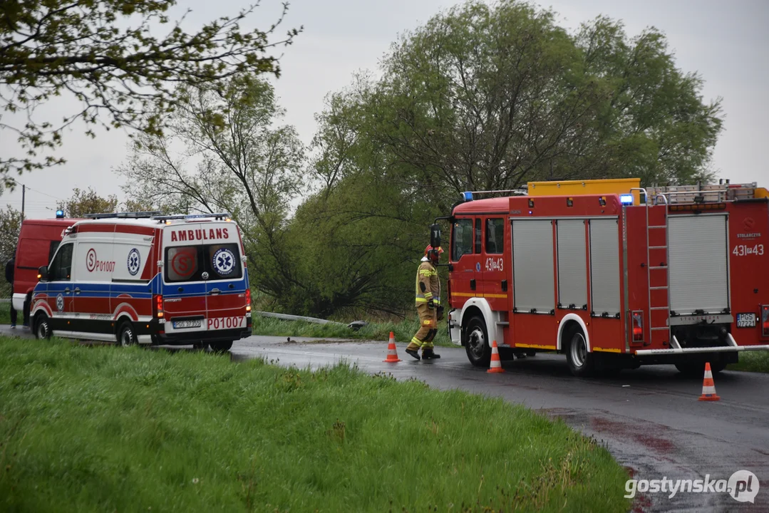 Kolizja w Łęce Małej, w pobliżu Maciejewa. Samochód w rowie