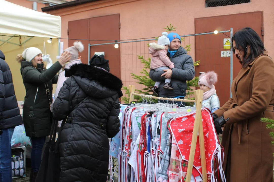 W Jarocinie trwa Jarmark Świąteczny. Zobacz, co można kupić