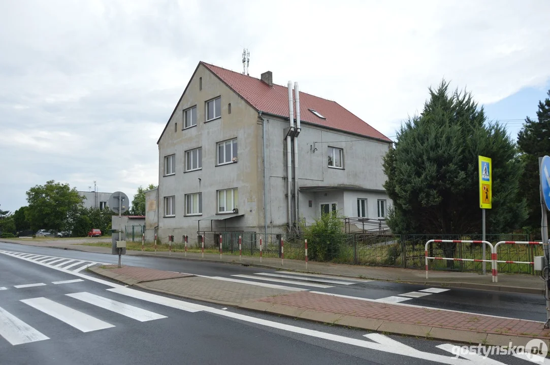 Gmina Krobia sprzedaje budynek dawnej Szkoły Podstawowej w Ciołkowie