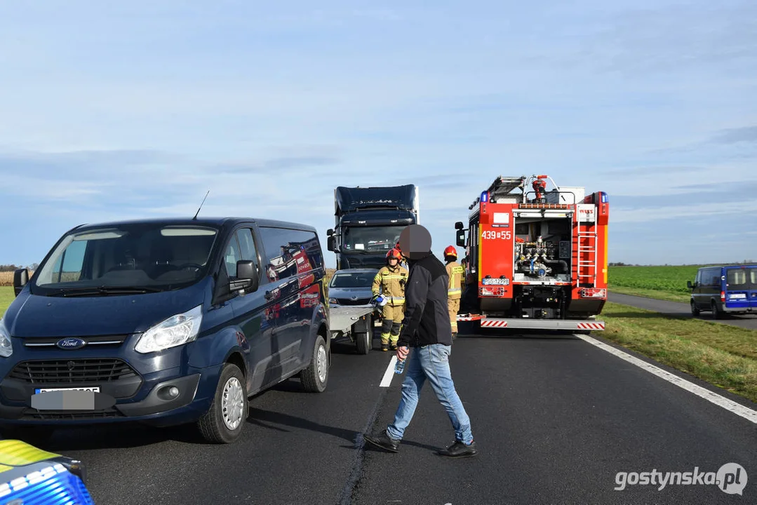 Kraksa na DK12 (obwodnica Borku Wlkp.). Zderzenie 4 samochodów