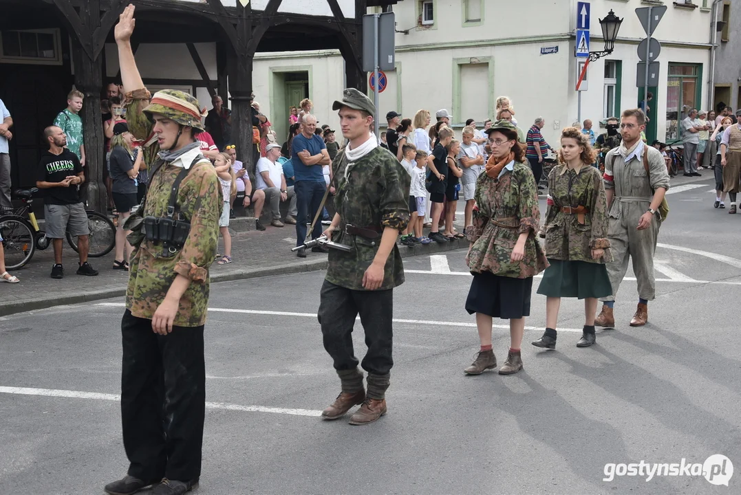 Operacja Poniec 2024 - parada rekonstruktorów i detektorystów