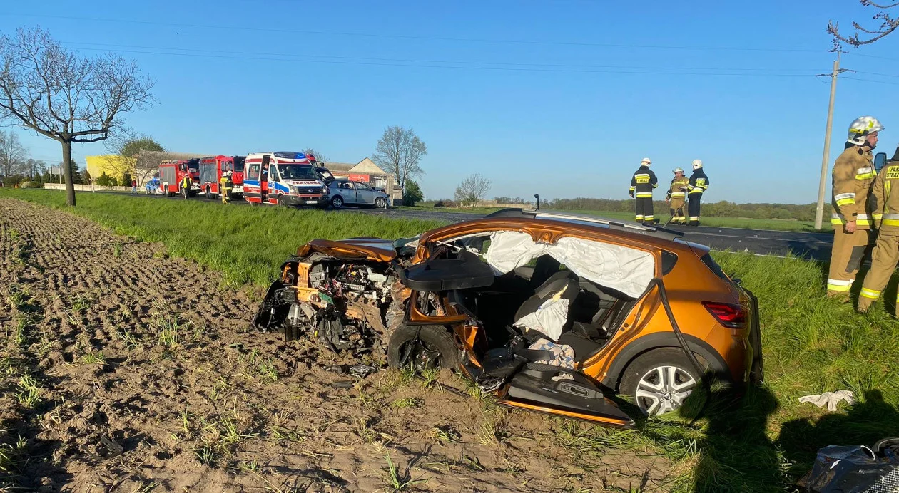 Tragiczny wypadek na DK36 pod Kobylinem. Jedna osoba nie żyje  - Zdjęcie główne