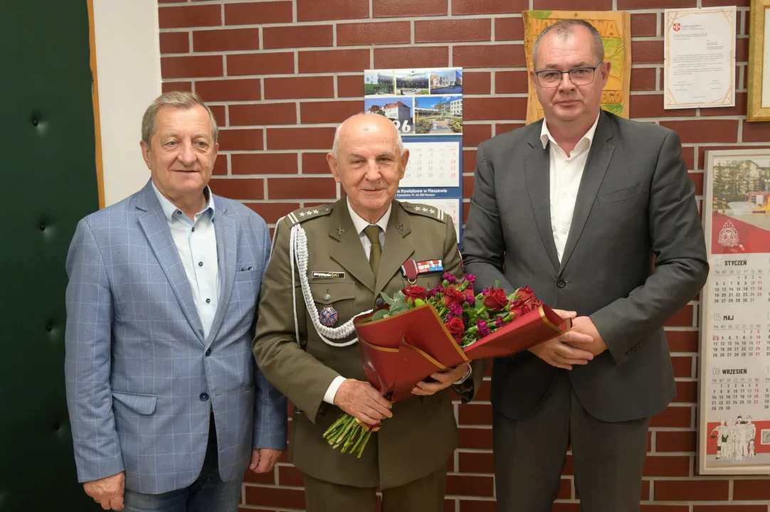 Spotkanie władz powiatu i gminy Pleszew z "Człowiekiem Roku 2025"
