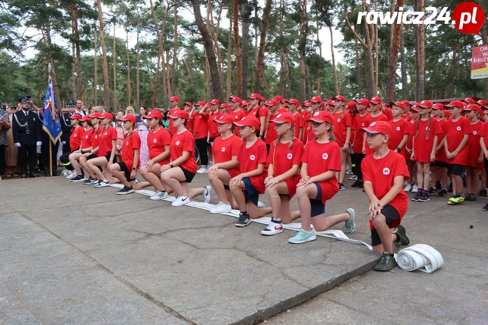 Ślubowanie i pasowanie na strażaka - członka MDP w Brennie (powiat leszczyński)