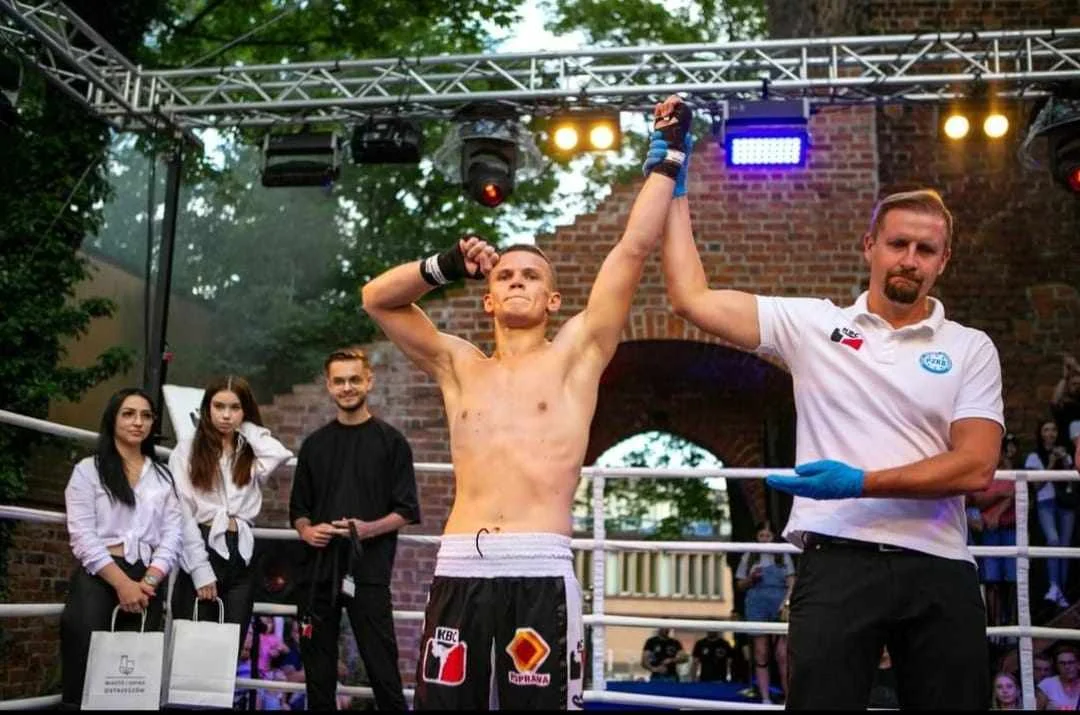 Filip Śronek z Krotoszyna zwyciężył w Kick-Boxing Competition