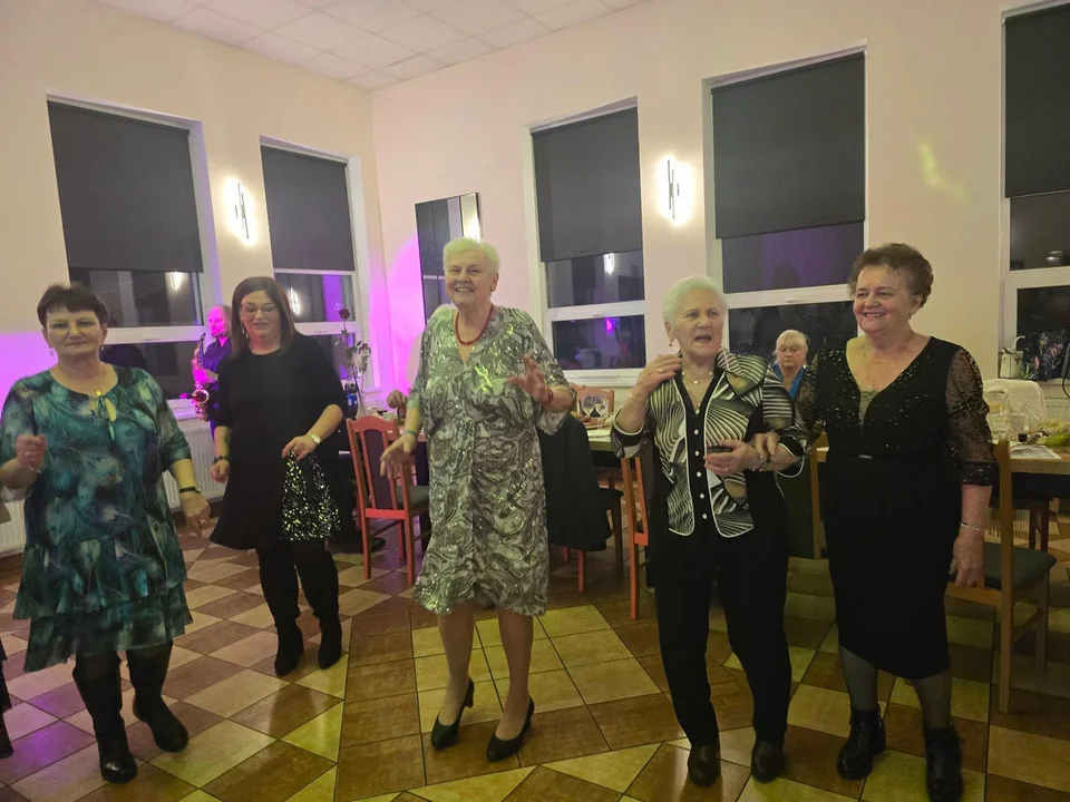 Tradycja, taniec i dobre humory, czyli hołd dla dawnych zwyczajów, podanych w nowoczesnej formie [ZDJĘCIA] - Zdjęcie główne