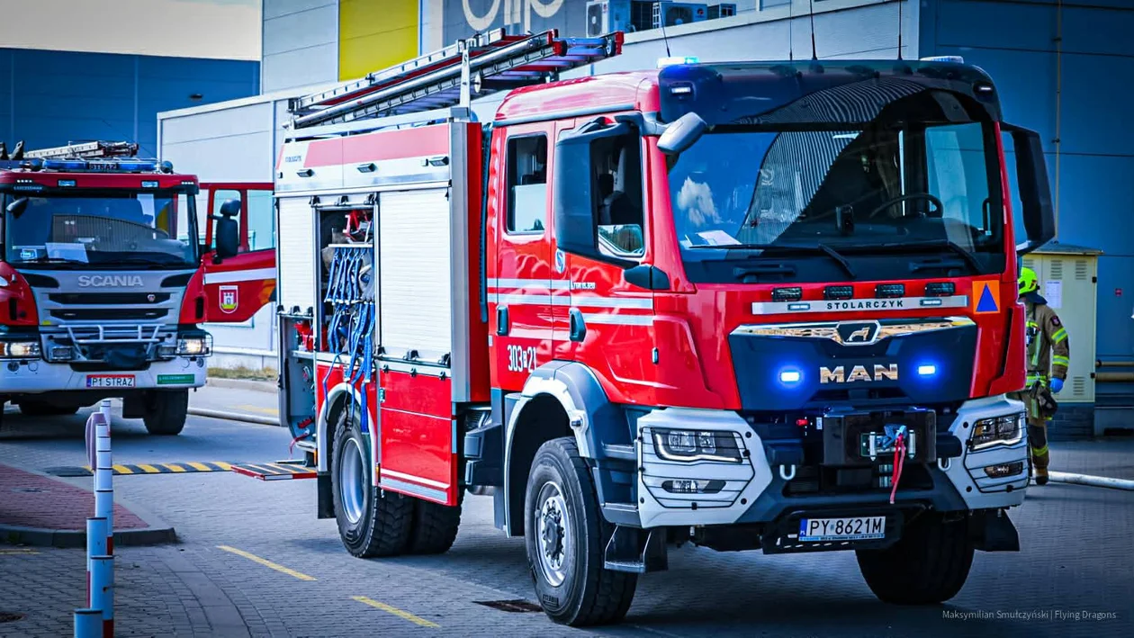 Pożar hali magazynowej w Jasinie pod Poznaniem