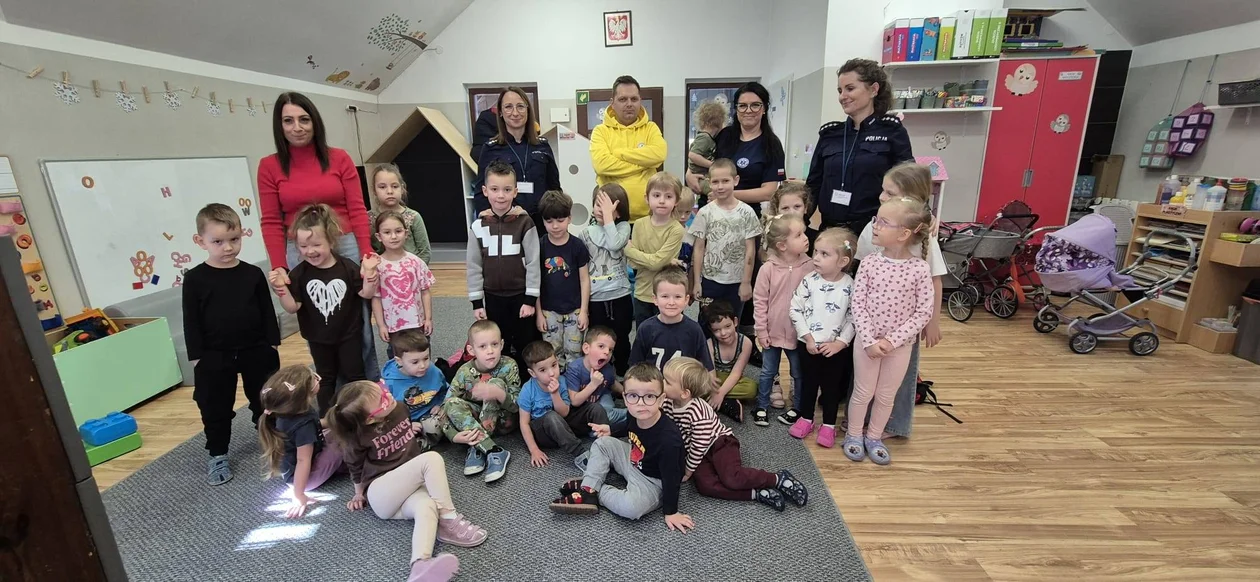 Wiedza, która ratuje życie. Ważna akcja policji i ratowników przed feriami [ZDJĘCIA] - Zdjęcie główne