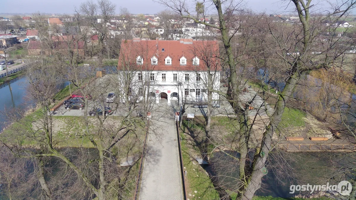 Wyspa Kasztelańska w Krobi z drona