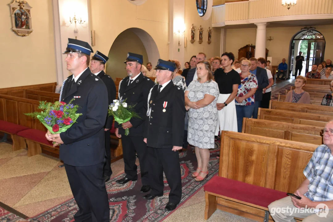 Pożegnanie proboszcza ks. Artura Michalaka w parafii pw. Świętej Trójcy w Zimnowodzie