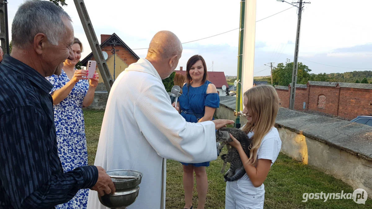 Błogosławieństwo zwierząt domowych w kościele w Starym Gostyniu