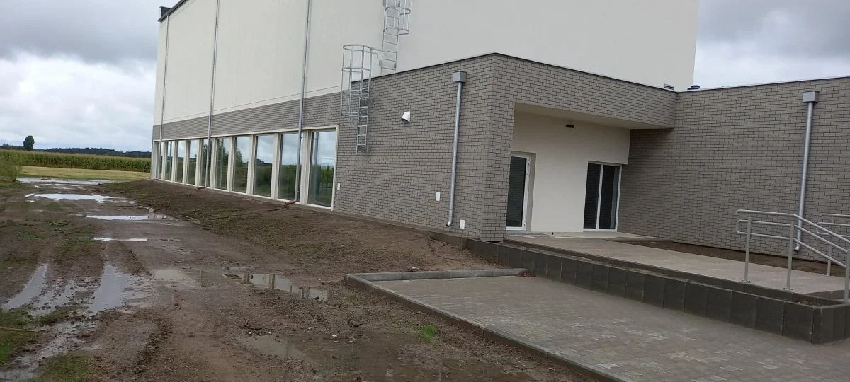 Sala sportowa w Komorzu Przybysławskim