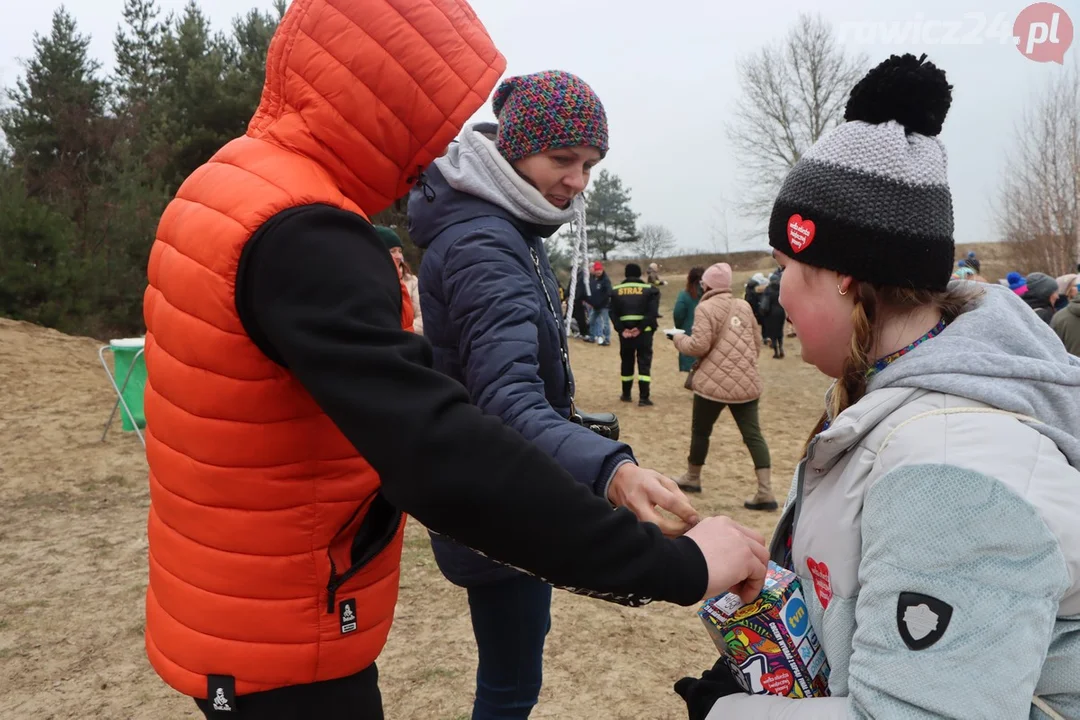 31. Finał WOŚP w Rawiczu. Na poligonie morsy wskoczyły do wody