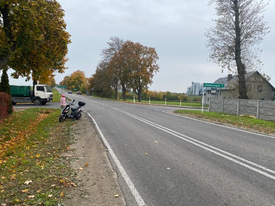 Potrącenie motorowerzystki na DW 438 (gm. Borek Wlkp.)