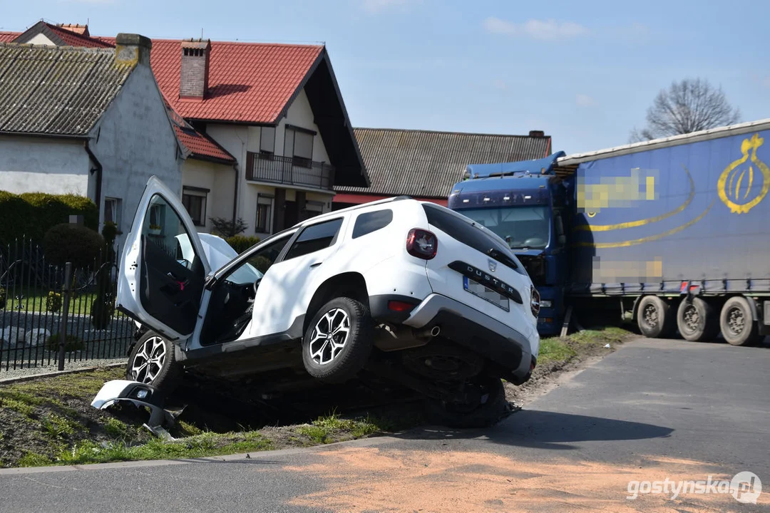 Zderzenie dwóch samochodów w Skoraszewicach (gm. Pępowo)