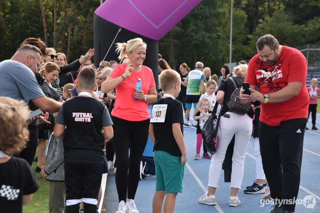 II Rodzinny Festiwal Biegowy w Gostyniu. Bieżnię opanowały dzieci