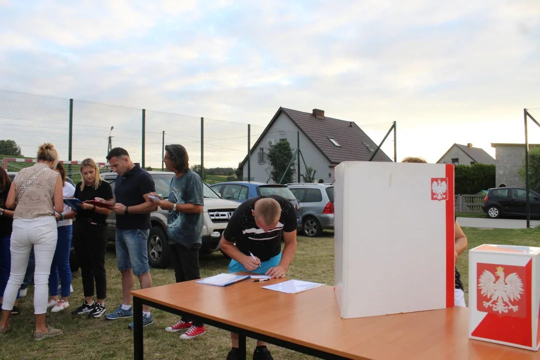 Po trzech tygodniach chciano odwołać sołtyskę Brzóstkowa. Zaskakujący wynik zebrania wiejskiego