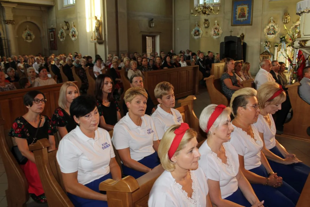 Uroczystość Matki Bożej Cieleckiej w parafii św. Małgorzaty w Cielczy z zawierzeniem KGW z gminy Jarocin