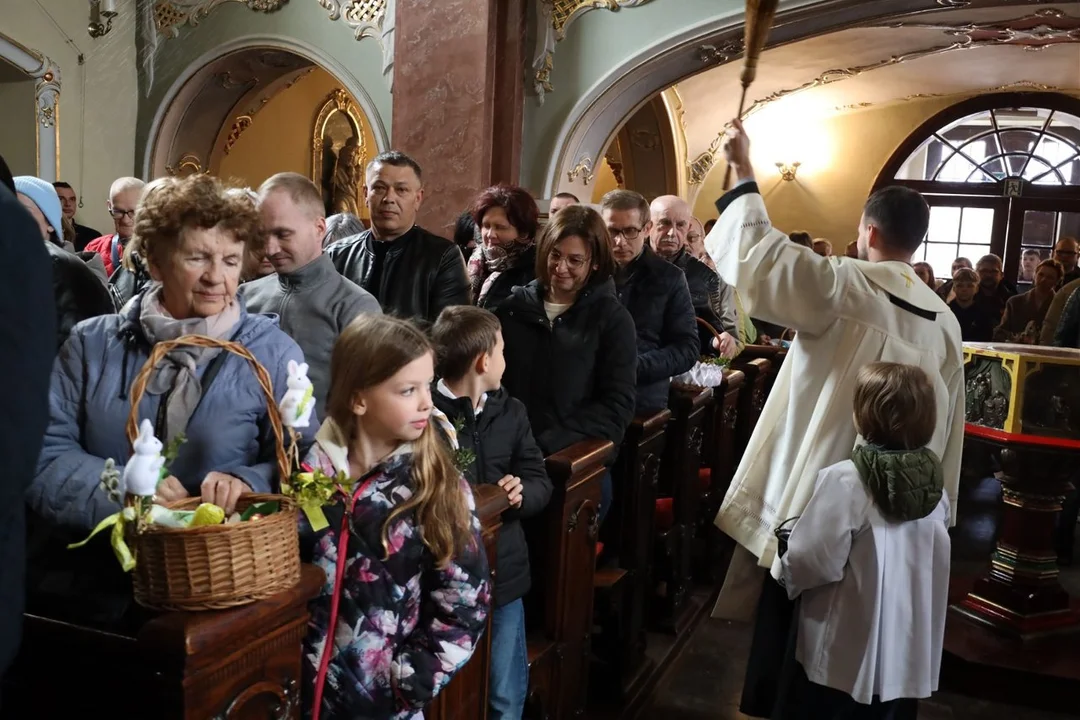 Święconka w parafii Ścięcia św. Jana Chrzciciela w Pleszewie