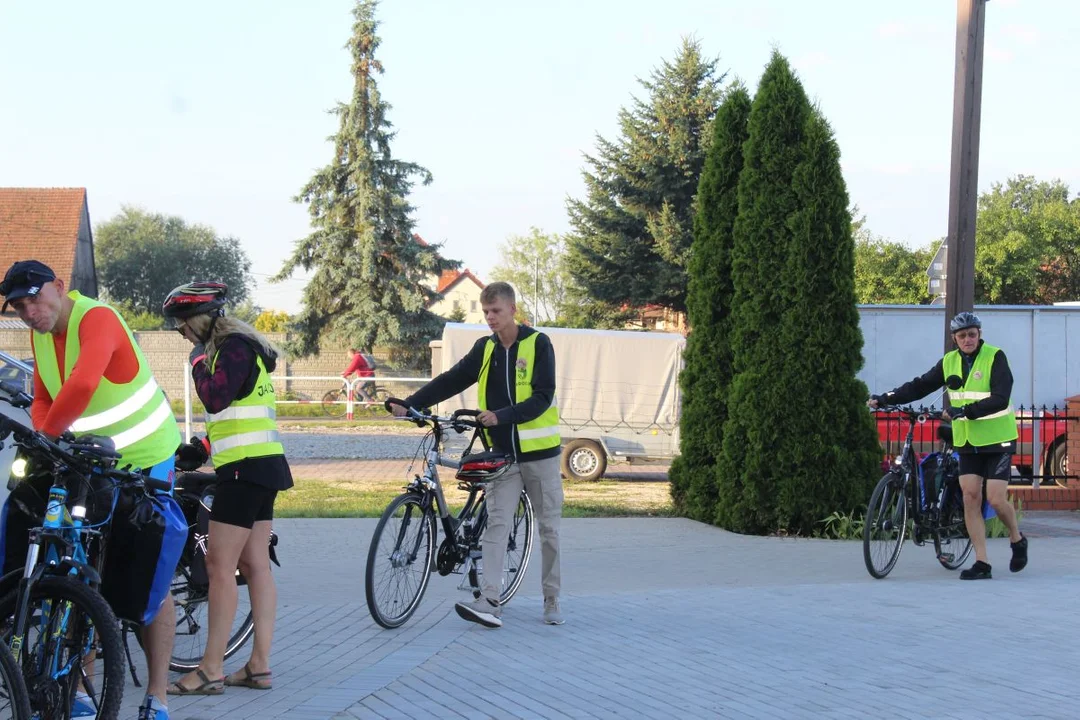 60 osób pielgrzymuje z Jarocina na Jasną Górę rowerami