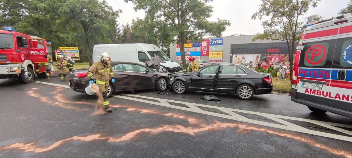 Zderzenie trzech aut ul. Powstańców Wlkp. Jarocin