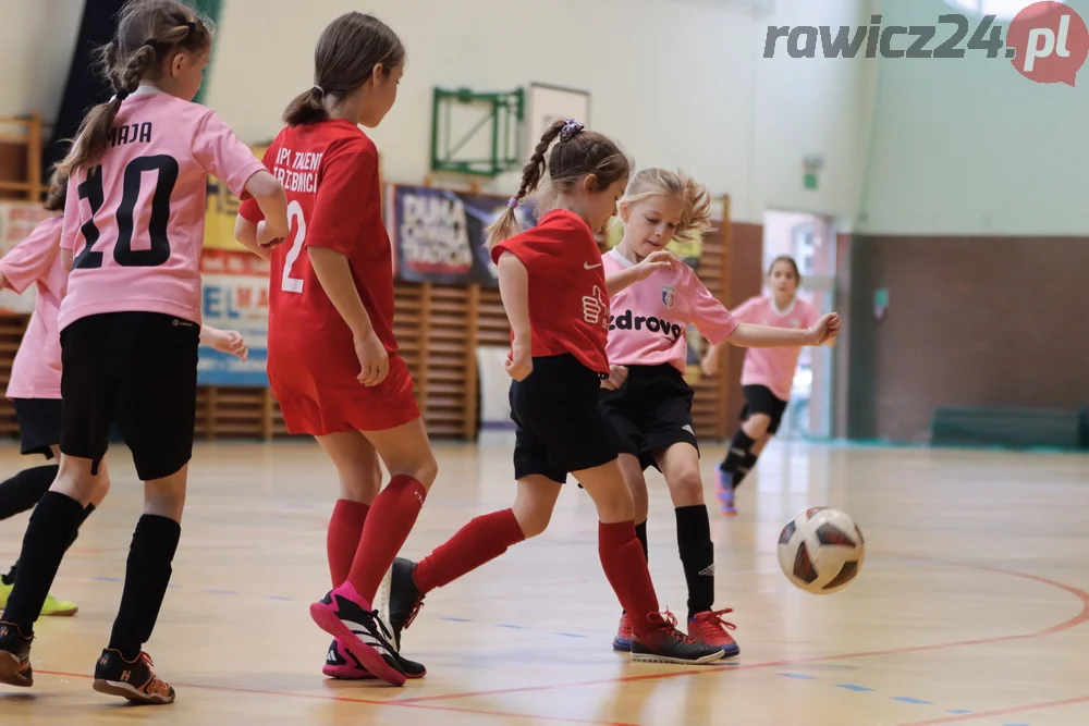 Rywalizacja zespołów dziewcząt z rocznika 2014 i 2013