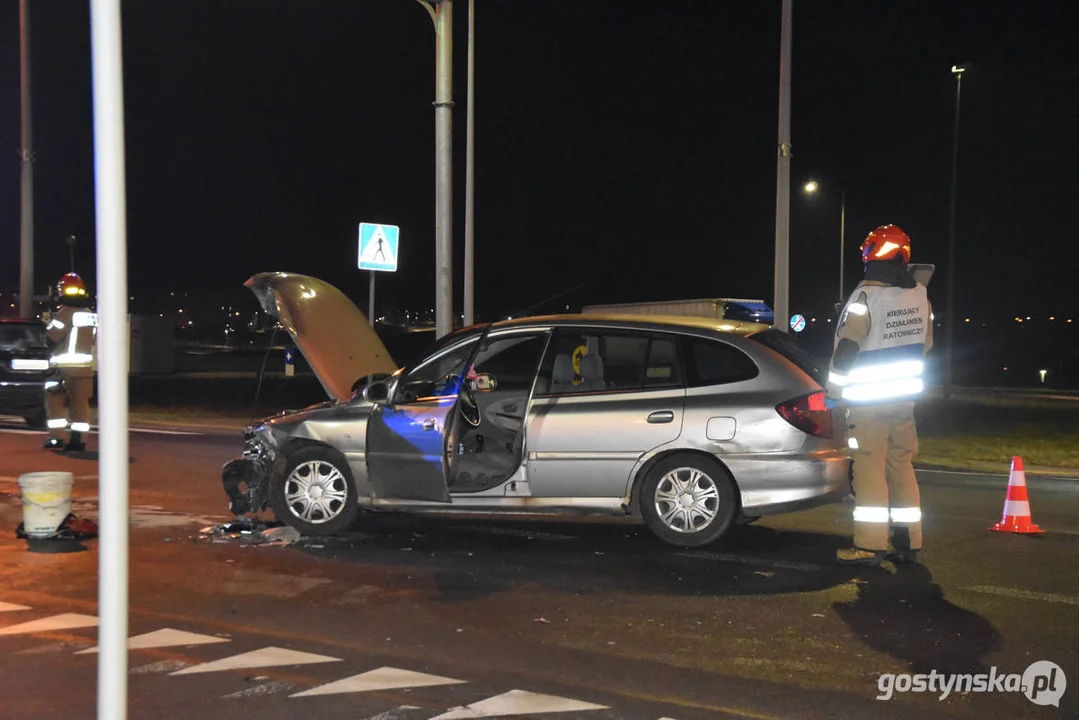 Dwa samochody zderzyły się na DK12, przebiegającej przez Gostyń