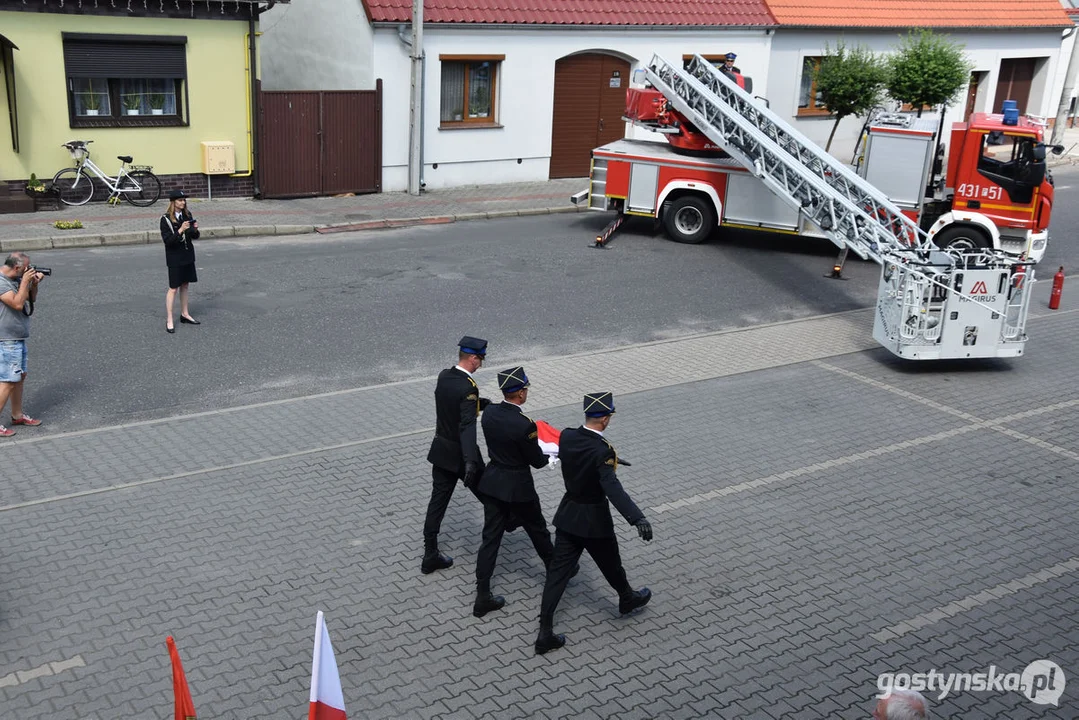 Przekazanie wozu strażackiego dla jednostki OSP w Pogorzeli