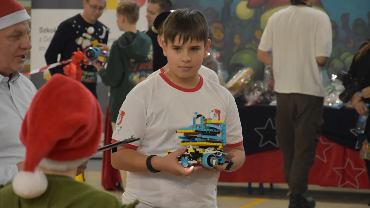 IV edycja Mikołajkowej Ligi Robotyki 2025 w Szkole Podstawowej w Gostyniu