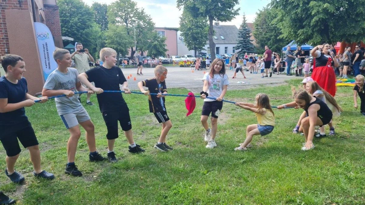 Dzień Dziecka w Nowym Mieście. Z kolorowymi proszkami i piana party