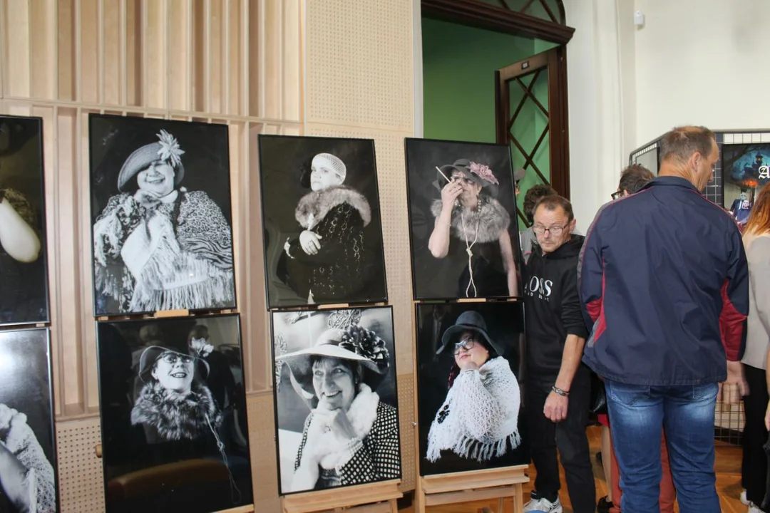 ŚDS w Jarocinie rozstrzygnął konkurs na najlepszy plakat filmowy. Wystawa w holu pałacu Radolińskich