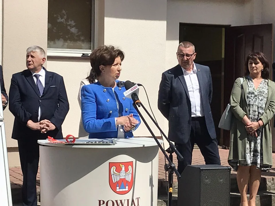 Otwarcie drogi Zalesie-Osiek. Na miejscu pojawili się minister Marlena Maląg i poseł Jan Mosiński