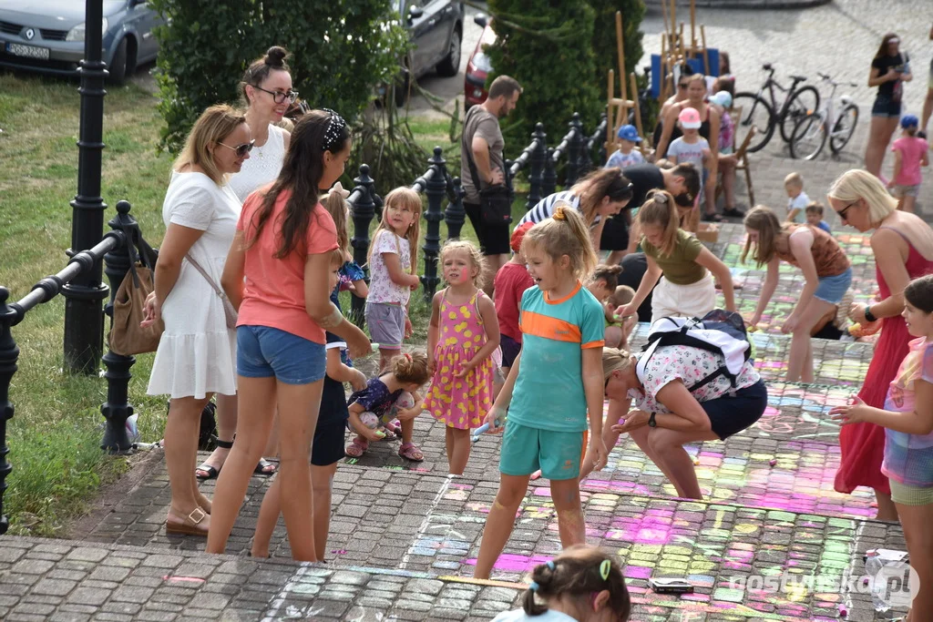 Dzieci z Gostynia malowały schody na Górę Zamkową