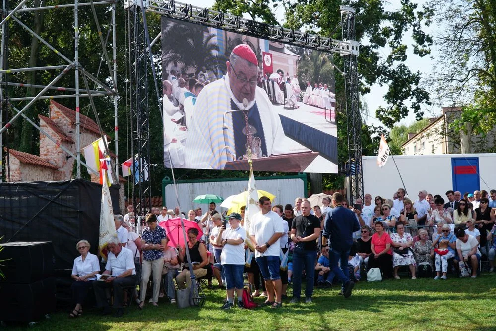 Smolice. Koronacja wizerunku Matki Bożej Uzdrowienia Chorych