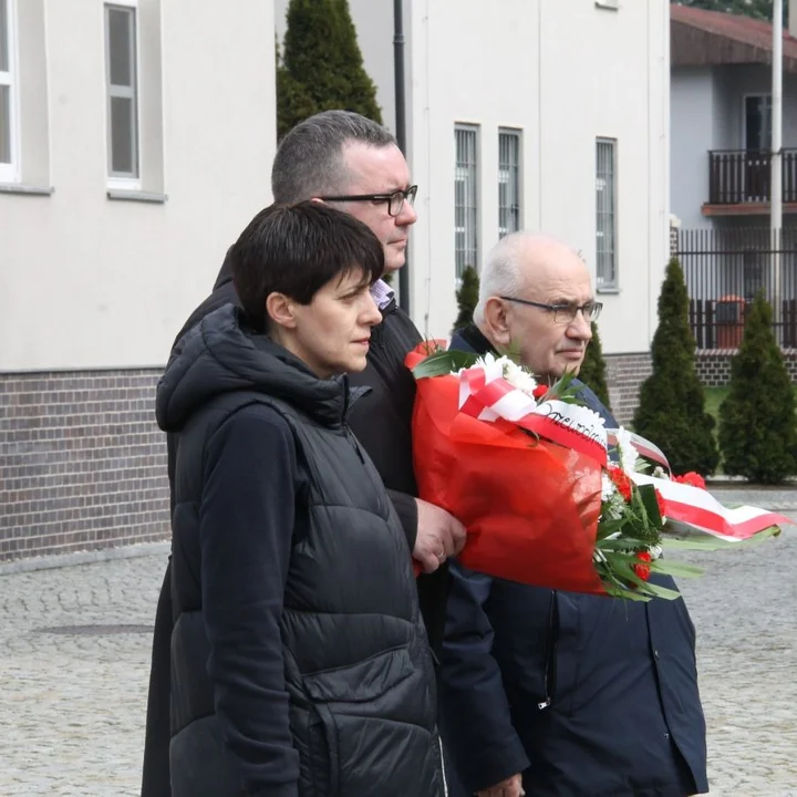 W Jarocinie władze pamiętały o ofiarach Katynia i katastrofy smoleńskiej