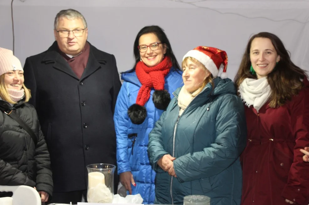 Jarmark bożonarodzeniowy i finał konkursu "Wilekopolskie smaki wigilijne w Choczu"