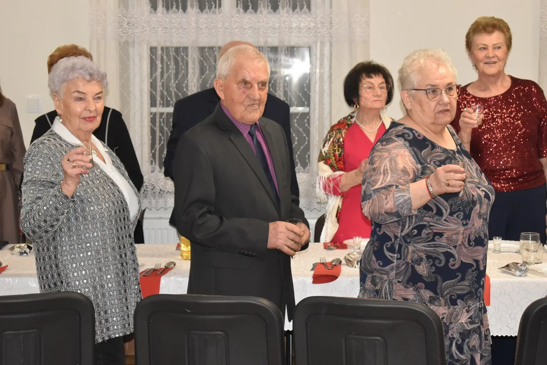 Mieszkańcy Suchorzewa świętowali Dzień Babci i Dziadka - Zdjęcie główne