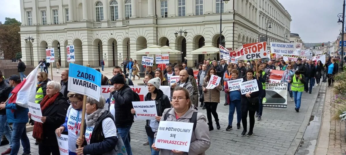 Mieszkańcy Ziemi Jarocińskiej protestują przeciwko CPK w Warszawie