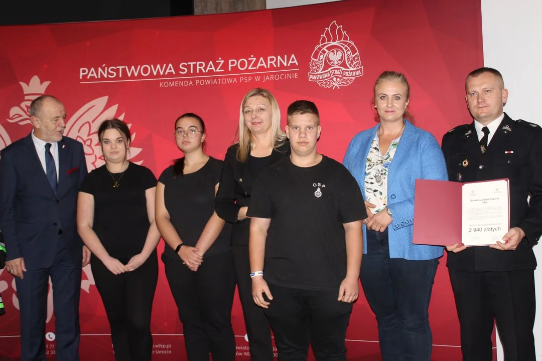 Wręczenie promes 32 Młodzieżowym Drużynom Pożarniczym z powiatu jarocińskiego