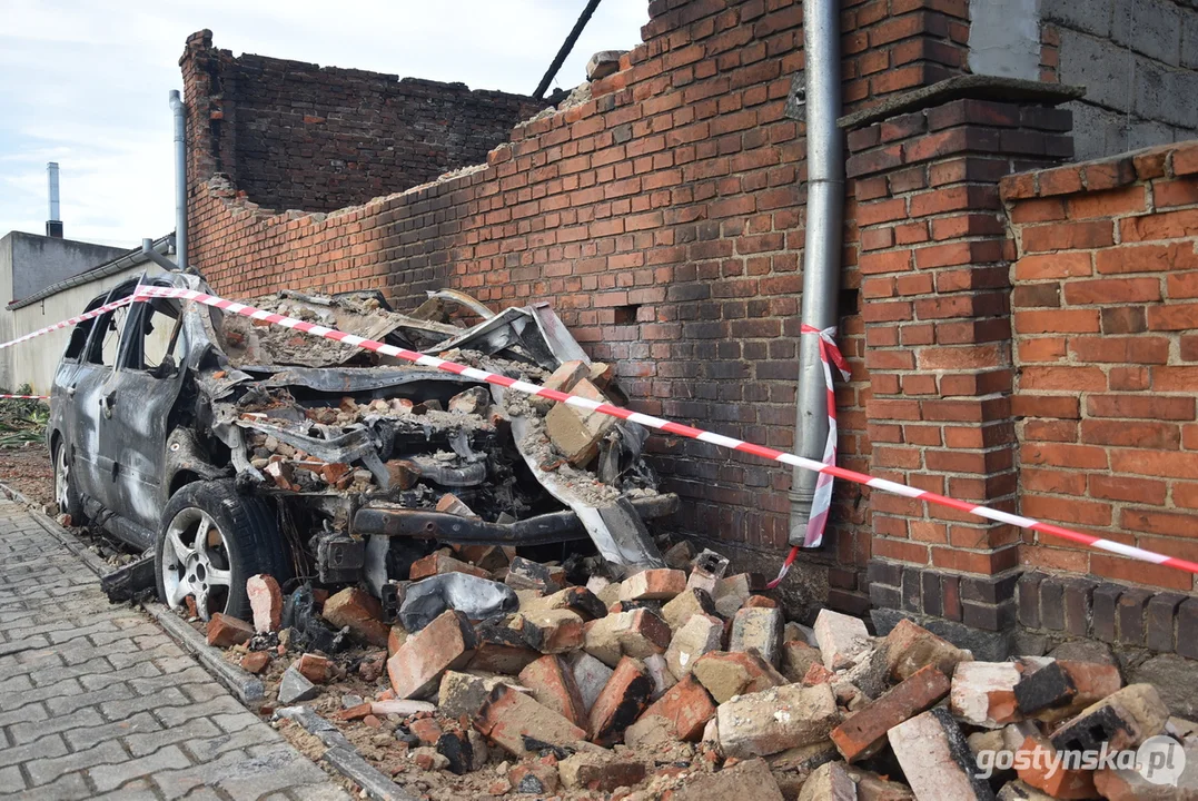 Pożar stodoły w Kuczynie. Kierowca peugeota usłyszał zarzuty