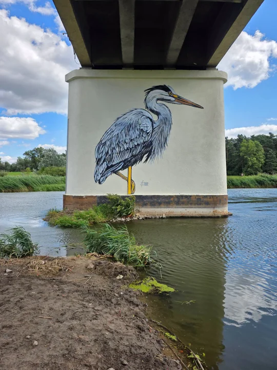 Nowy mural na moście nad Wartą