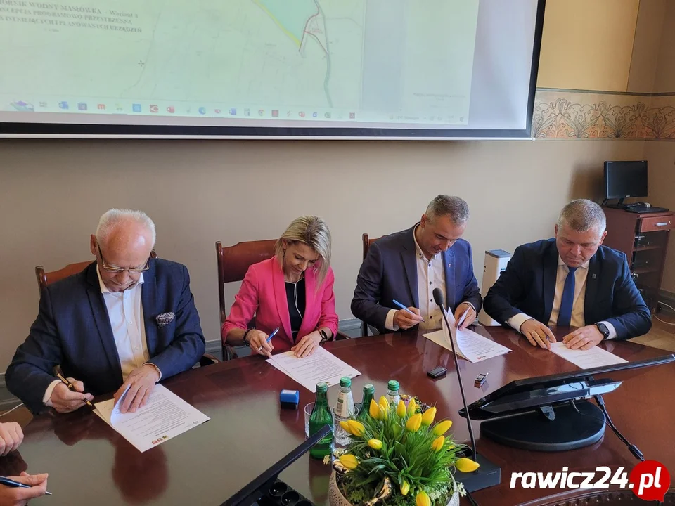 Rawicz. Podpisali porozumienie w sprawie budowy zbiornika na Masłówce (FOTO) - Zdjęcie główne