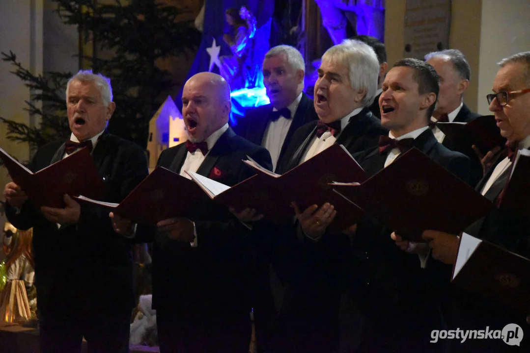 Chór Słowiki 60 - koncert kolęd w kościele na Zdzieżu w Borku Wlkp.