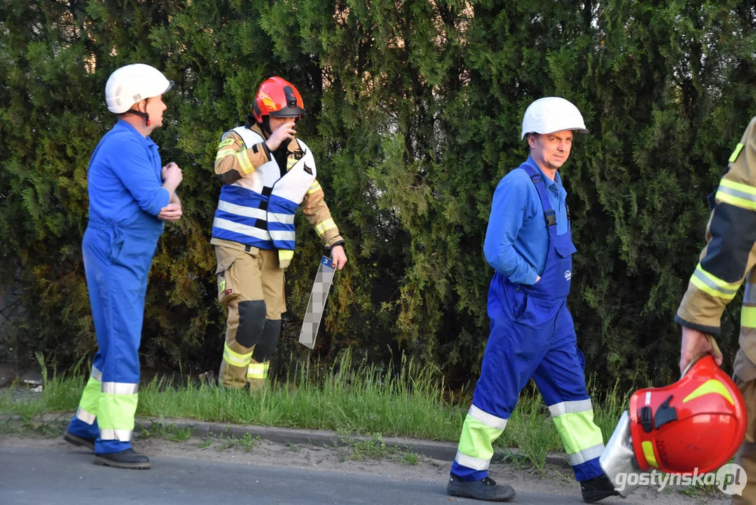 W Śmiłowie (gm. Poniec) nastolatek uderzył w słup osobówką