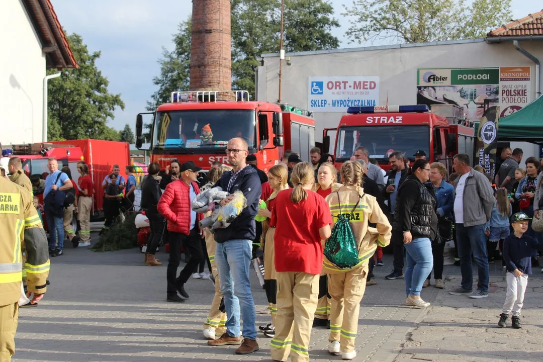 Festyn mundurowy dla Macieja Kaliszaka, prezesa OSP w Jarocinie